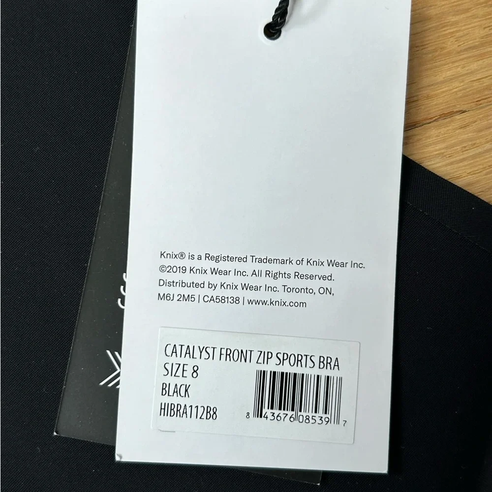 NWT KNIX‎ SIZE 8 Catalyst Front Zip Sports Bra black